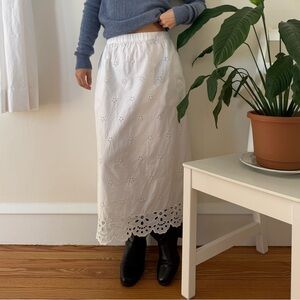 Old Navy 100% Cotton Eyelet Embroidered White Skirt Elastic Waistband Size XS